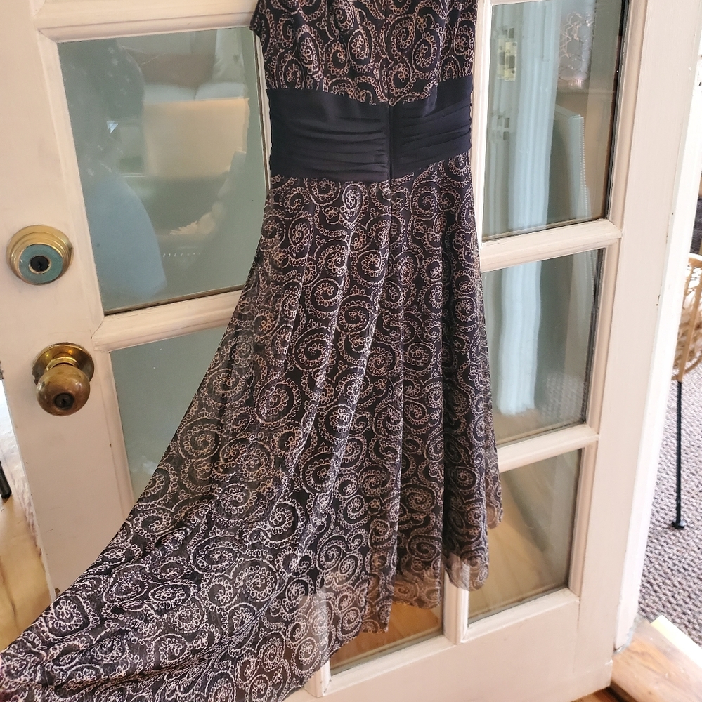 Dress - Picture 2 of 5
